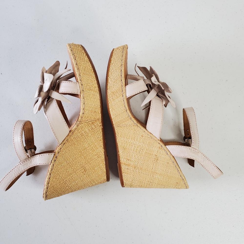 Born Lovina Floral Wedge Sandal Size 9 Cream Leather Raffia Platform Shoes - Picture 5 of 15